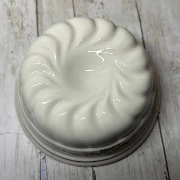 Vintage Ceramic Jello Bundt Cake Mold Baking Pan, Kitchen Wall Décor Teleflora - Picture 4 of 7